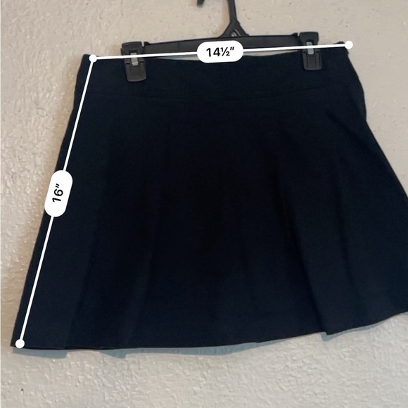 Place Black pleaded front skirt with side zipper size 16P - Picture 3 of 7